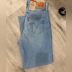Levi’s mom jeans 30x29